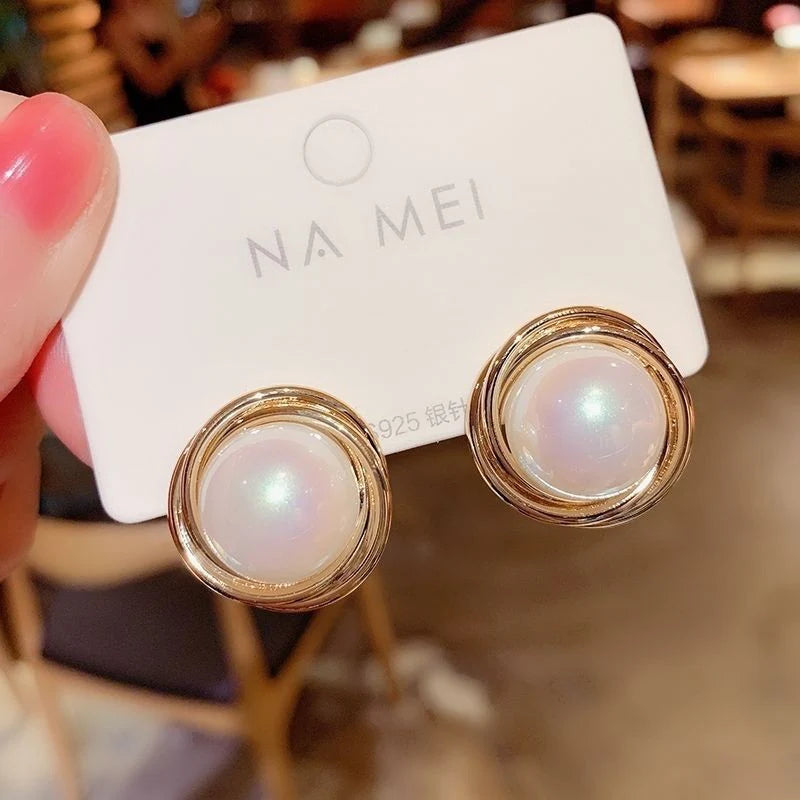 Korean new style big pearl earrings